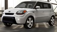 Kia Soul, cena: 300 - 450 tisíc  Motor: 1,6 CVVT Emise CO2: 158 Šrotovné: ANO   Motor: 1,6 VGHT Emise CO2: 164 (Euro 4) Šrotovné: ANO
