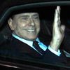 Historický snímek: Silvio Berlusconi po rezignaci opouští premiérskou rezidenci v Římě.
