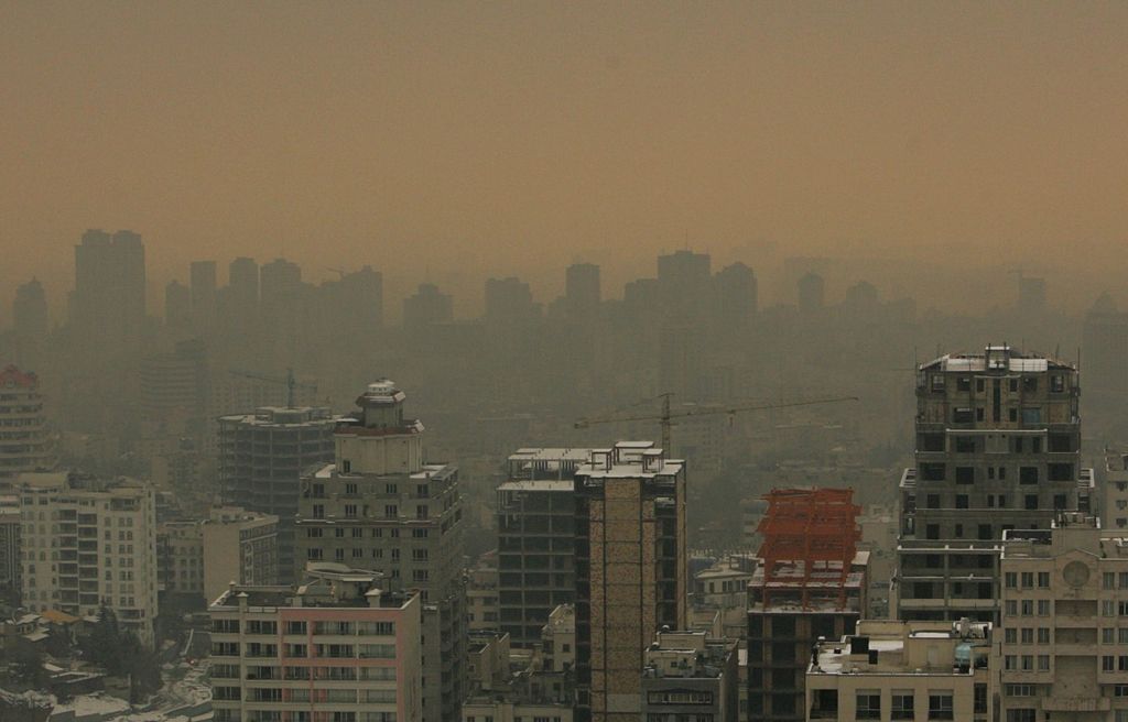 Foto: Podívejte se, jak smog zahaluje život ve městech - Irán