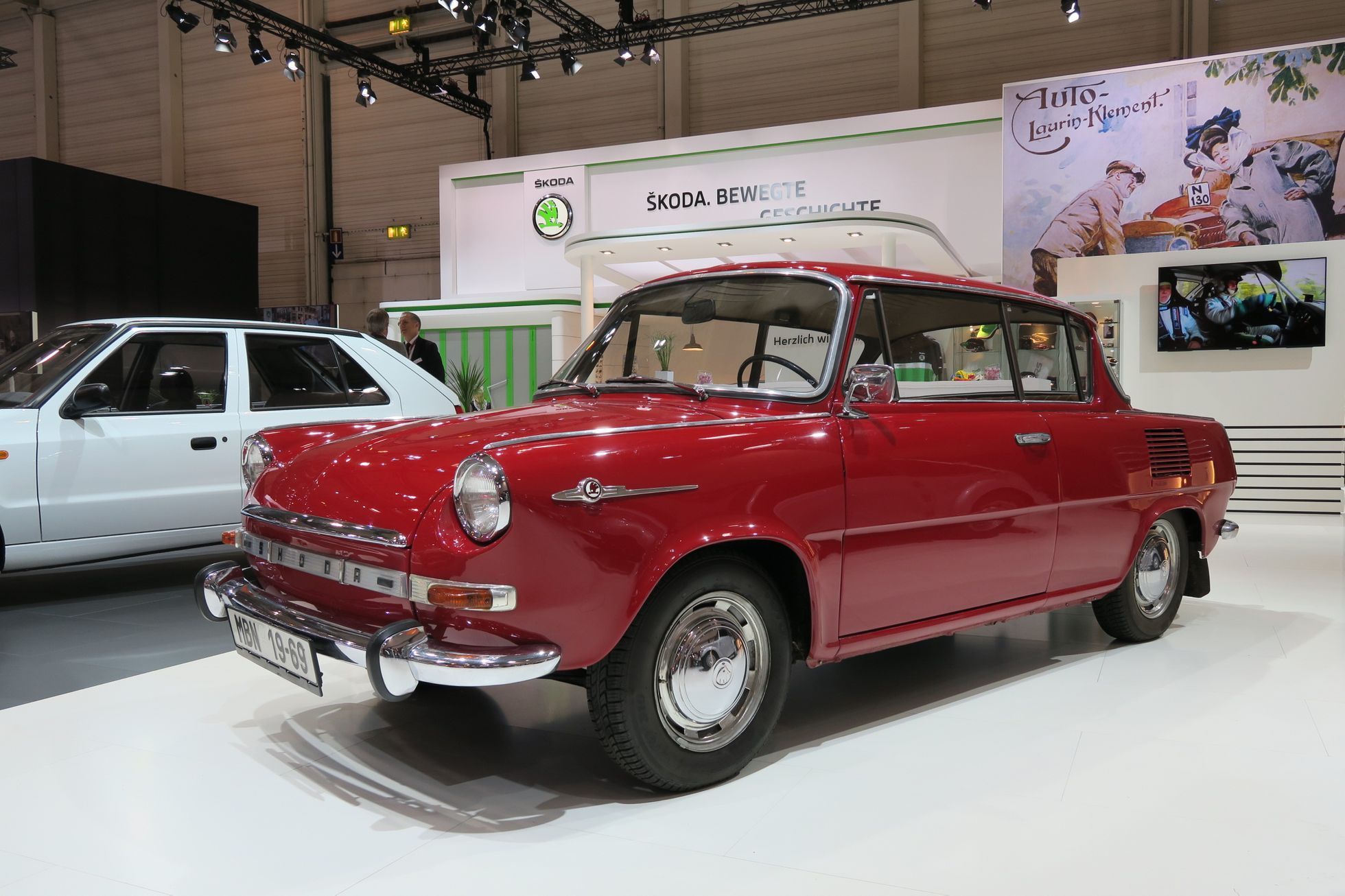 Stánek Škody na výstavě klasických automobilů v Essenu