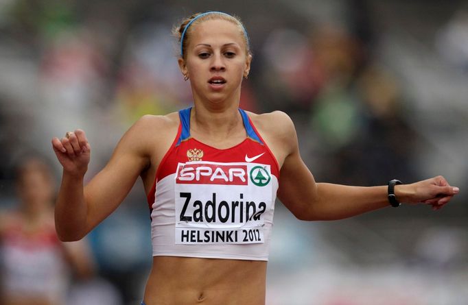 Ruska Ksenia Zadorinaová finišuje v běhu na 400 metrů na Mistrovství Evropy 2012 v Helsinkách.