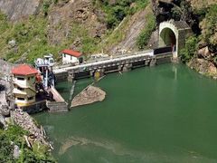 Archivní snímek dostavěné elektrárny ve vesnici Lageship západně od sikkimského Gangtoku.