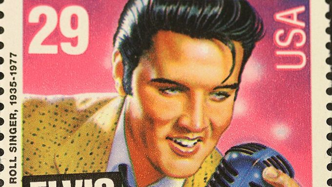 Elvis Presley byl přírodní blonďák.