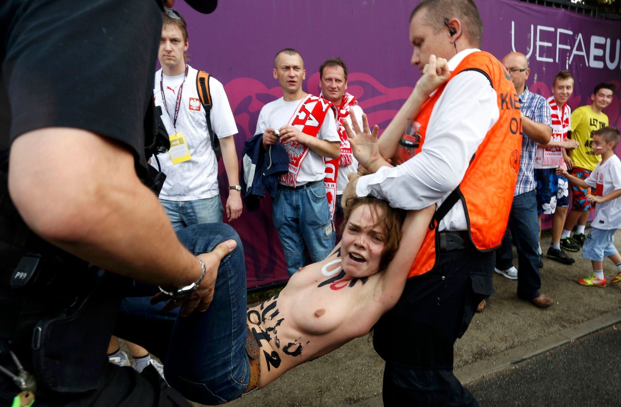 Demonstrující příslušnice FEMEN ve Varšavě