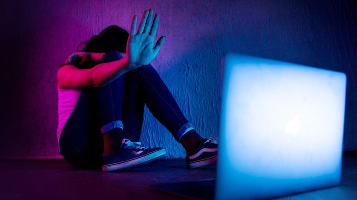 Sexuální predátoři na síti tvoří zlomek, dítě zneužije spíše jeho blízký, říká expert