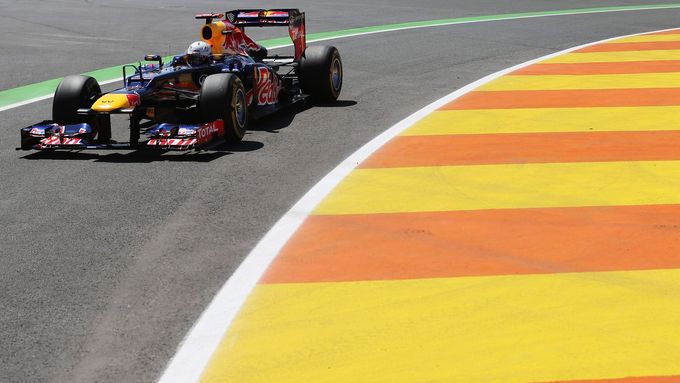 Sebastian Vettel si ve Valencii dojel pro třetí pole position po sobě.