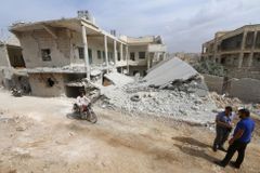 Syrská armáda zaútočila u Damašku na povstalce, údajně zemřelo nejméně 28 civilistů