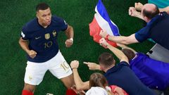 Kylian Mbappé slaví gól v zápase MS 2022 Francie - Dánsko