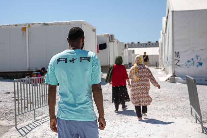 Uprchlický tábor Kara Tepe na ostrově Lesbos v Řecku.