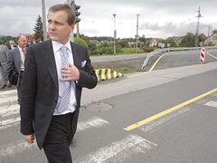 Ministr dopravy Vít Bárta obhlíží dálnice na vlastní oči. Pojede i do Plačic 