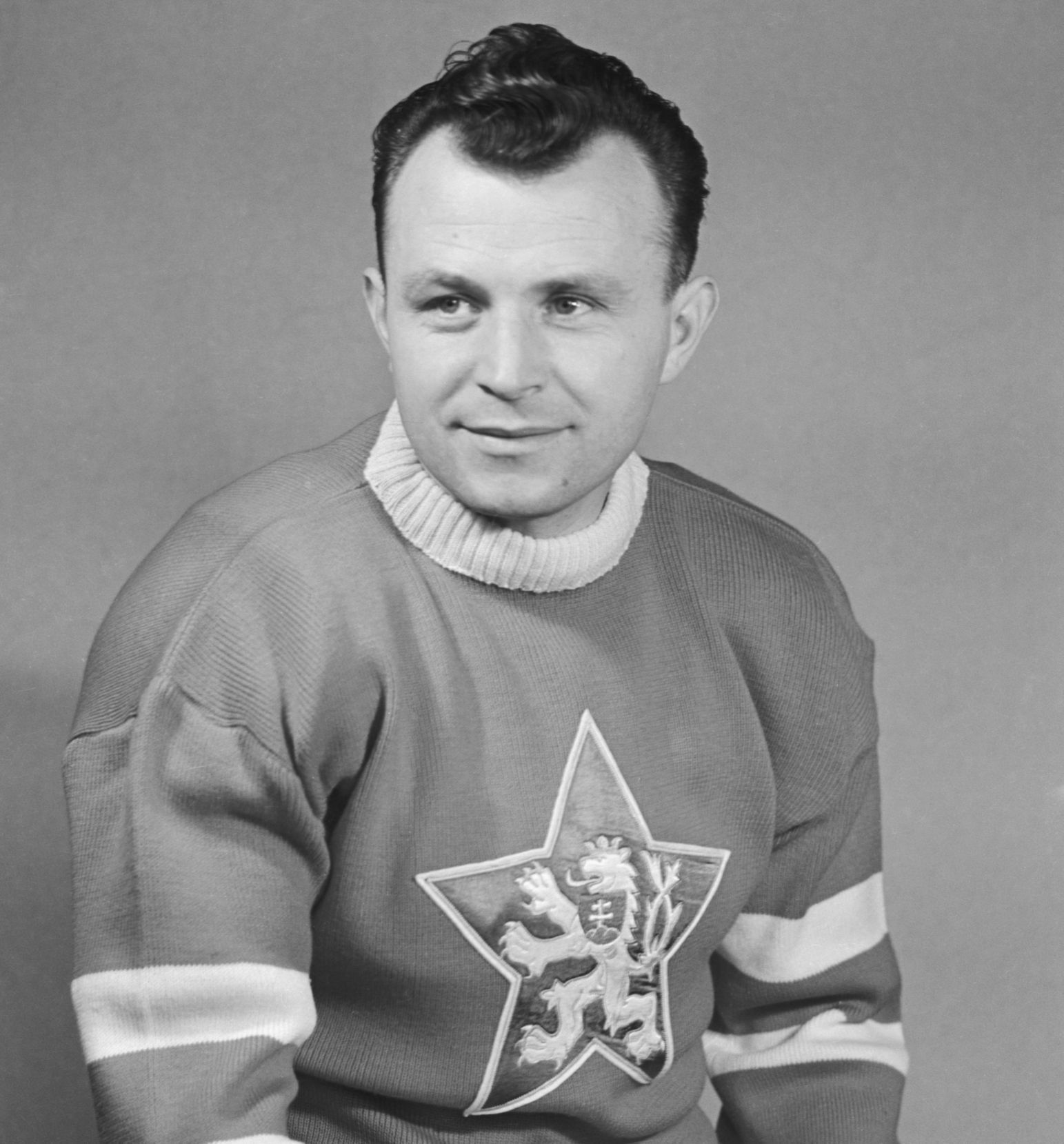 Karel Gut, kapitán čs.hokejového mužstva,účastník MS v ledním hokeji v r. 1953 ve Švýcarsku.