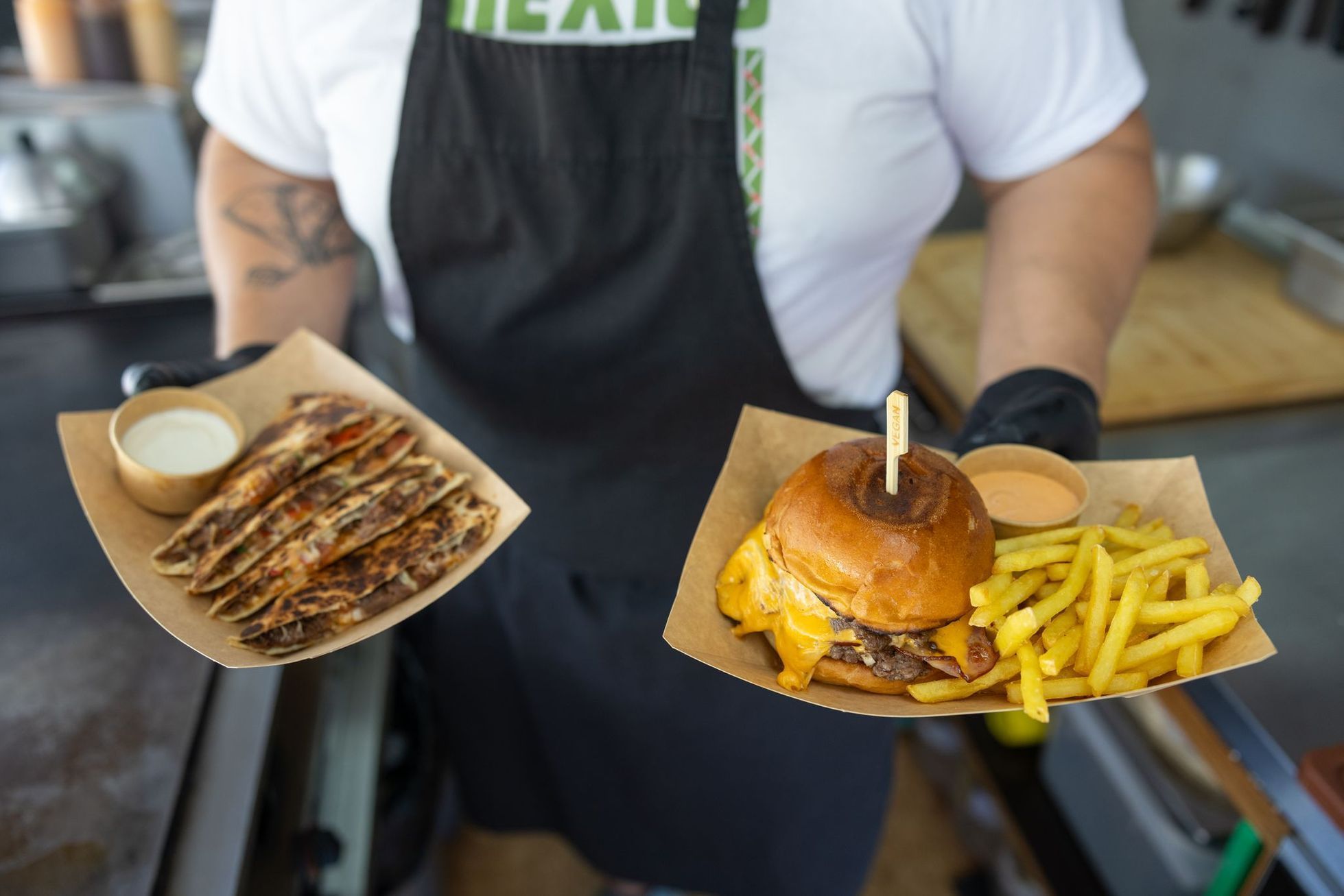 PřívYES, přívěs, jídlo, gastronomie, Palmovka, Libeň, burger, quesadilla, street food