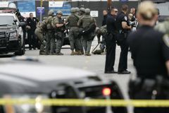 Střelec v Santa Monice útok plánoval, zemřelo pět lidí