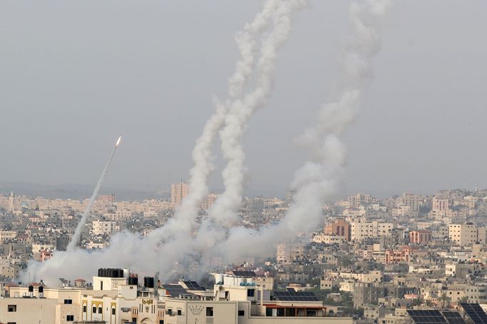 Izraelsko-palestinský konflikt vyústil v ostřelování Jeruzaléma a Pásma Gazy.