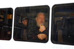 Assange využíval naši ambasádu jako špionské centrum, tvrdí ekvádorský prezident