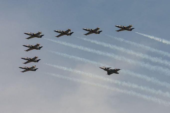 L - 39 - Breitling Jet Team a JAS - 39 Gripen