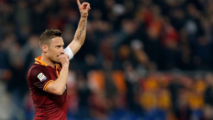 Francsco Totti slaví branku do sítě Udinese