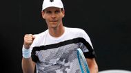 Tomáš Berdych zaujal hodně extravagantním úborem s lebkami.