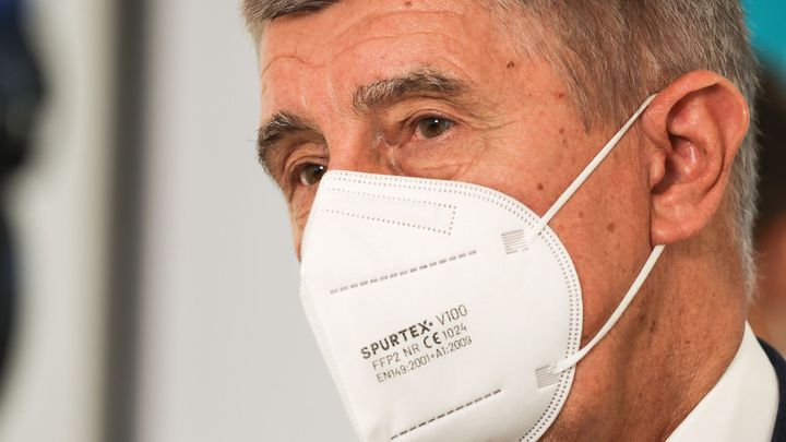 Pojišťovny rozešlou brožury o prevenci s fotkou Babiše. Kampaň to není, tvrdí premiér; Zdroj foto: Jakub Plíhal