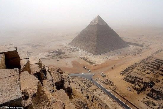 Pohled z Velké pyramidy