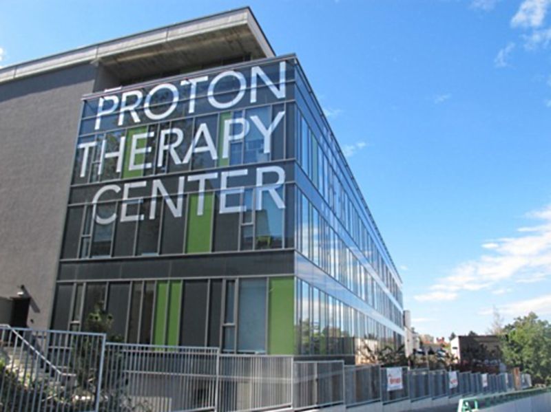 Proton Therapy Center, Protonové centrum