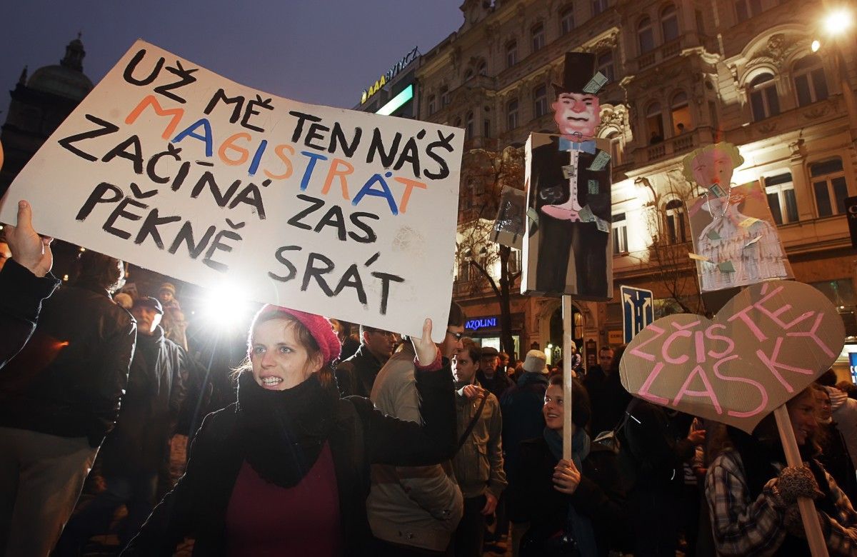Praha na nohou, demonstruje proti politikům ODS-ČSSD