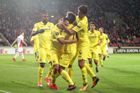 Villarreal s Cazorlou v sestavě nastřílel pět gólů Betisu, Dost se trefil v Německu