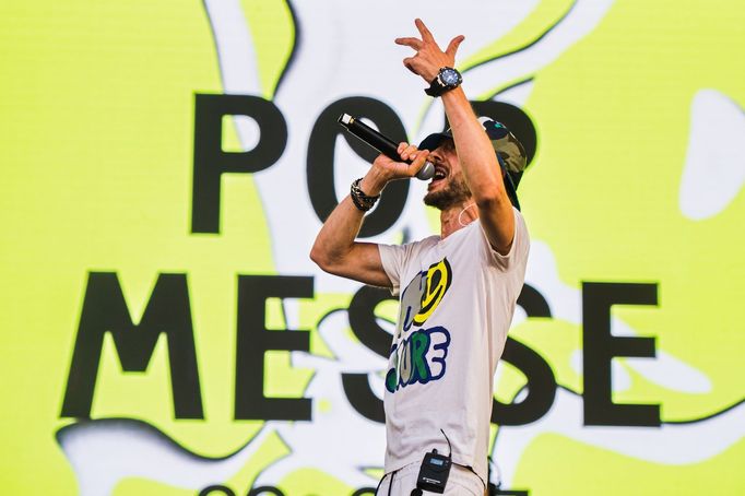 Snímek z vystoupení rapera Smacka.