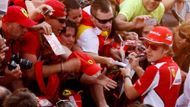 Na nepřízeň fanoušků si piloti v Katalánsku nemohou stěžovat. Dvojnásobný šampion F1 Fernando Alonso si pochopitelně vynutil nejvíce pozornosti.