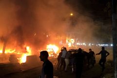 Islámský stát vítězí. Má obrněné buldozery a "malé atomovky"