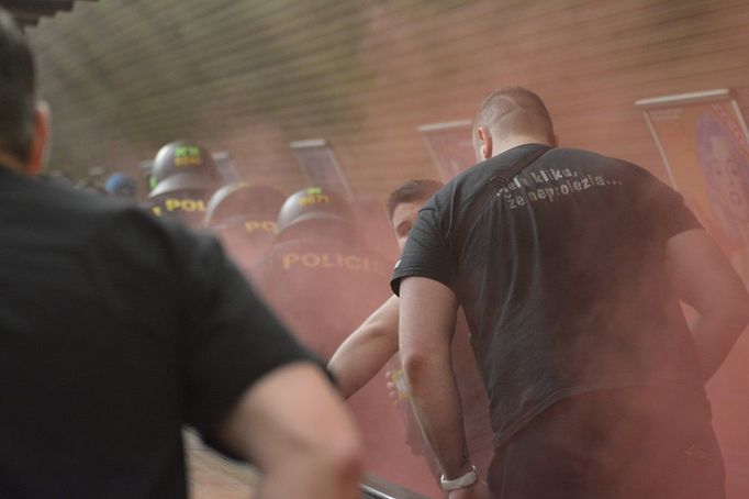 Pochod fanoušků Sparty před fotbalovým derby Slavia vs. Sparta