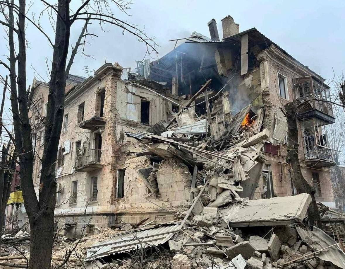 V obytném domě v Krivém Rohu zahynuli v pátek po ruském útoku dva lidé.
