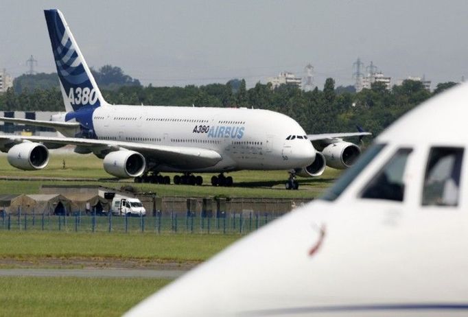 Na výstavu do Paříže dorazil i Airbus A380.