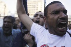 Tisíce Egypťanů vyšly do ulic, žádaly návrat Mursího