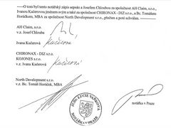 Podpis Ivany Kučerové a Tomáše Horáčka na dokumentu, kterým dali do zástavy firmy.