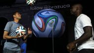 Rychlejší, spolehlivější a pro brankáře záludnější. Taková má být Brazuca. Stejně jako její předchůdci.