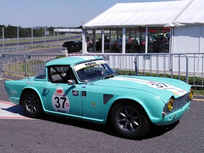 Historici v Mostě 2019: Triumph TR4