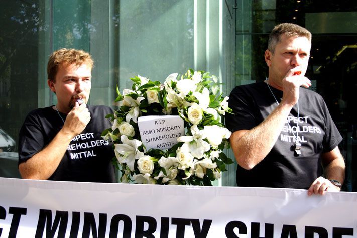 Minoritní akcionáři ArcelorMittal protestovali v Londýně