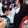 Archivní snímky z ZOH Nagano 1998 - hokej. Dominik Hašek s medailí
