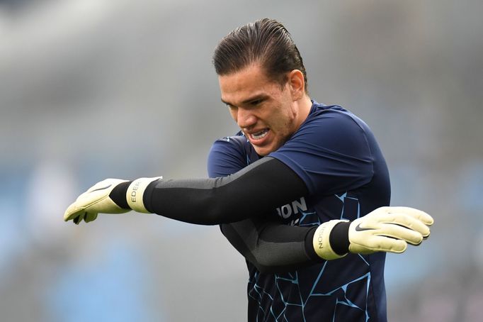 Brankář Ederson před odvetou osmifinále LM Manchester City - Real Madrid