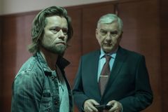 Televizní film Vysoká hra s Richardem Krajčem: „Dobrý polda“ v zemi bez hodnot