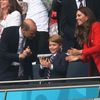 Princ William, Catherine a vévodkyně z Cambridge - známá i jako Kate Middletonová -  a syn princ George