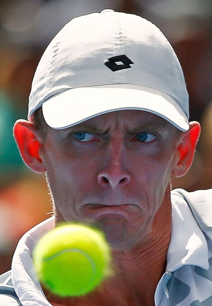 Kevin Anderson v zápase s Rafaelem Nadalem.