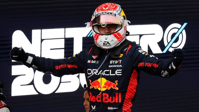 Max Verstappen z  Red Bullu slaví vítězství ve VC Španělska F1 2023