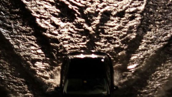 Záplavy v poušti. Emiráty a Saúdská Arábie bojují s velkou vodou