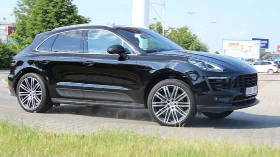 Porsche Macan se základním dvoulitrovým benzinovým motorem.