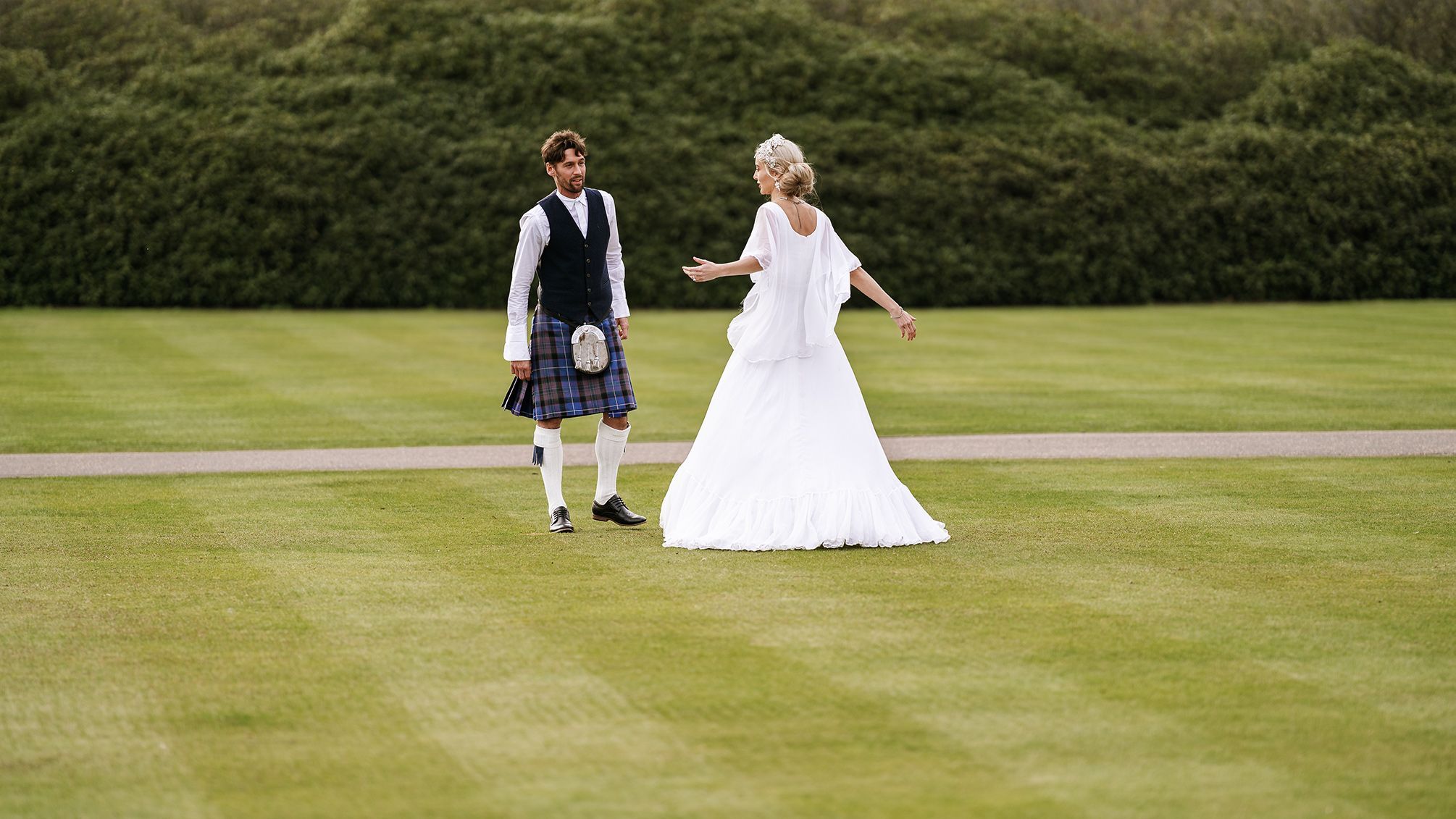Skotská svatba. Snímky z objektivu Sony 135 mm f/1.8