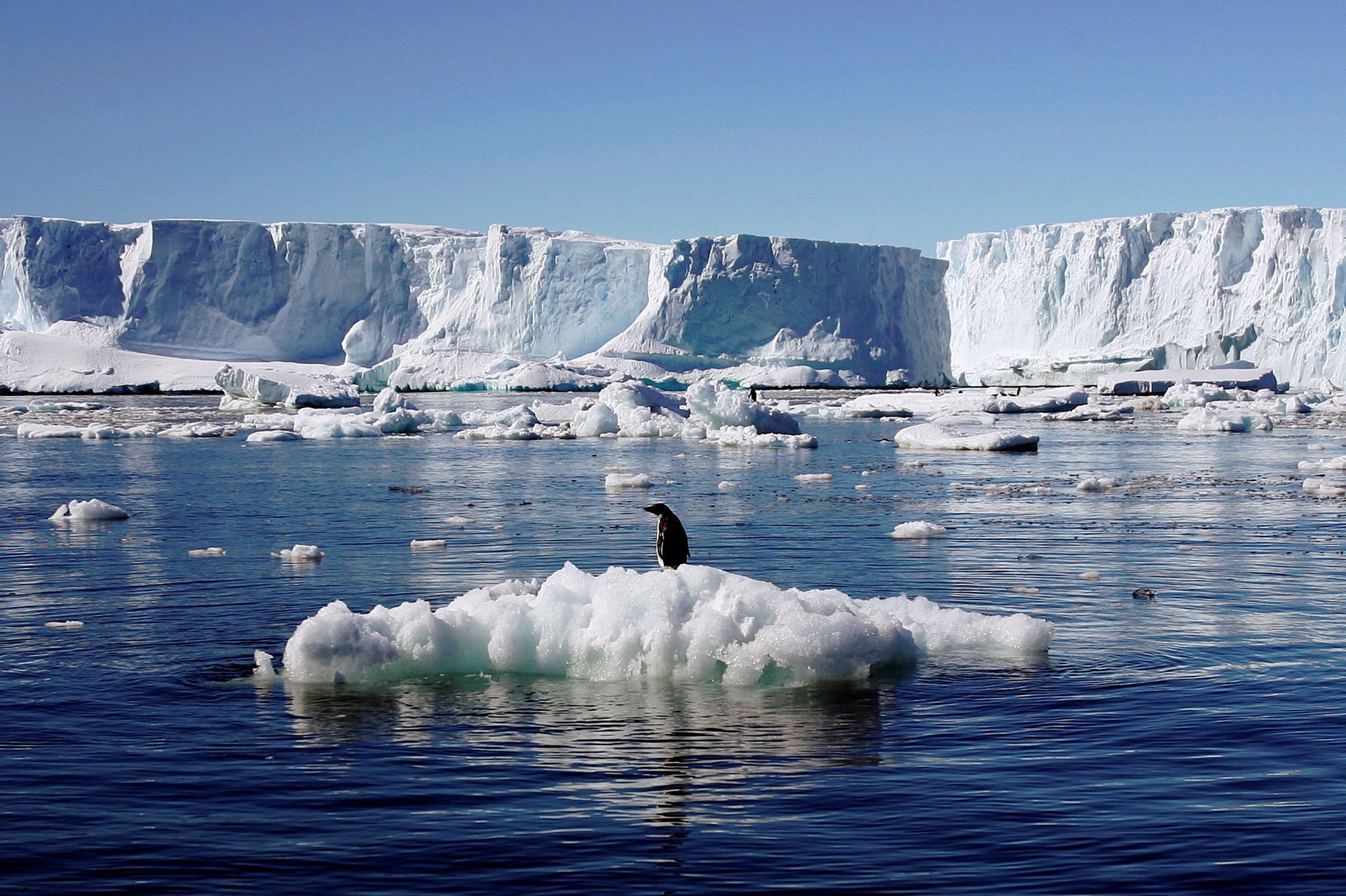 Tající led na východě Antarktidy.