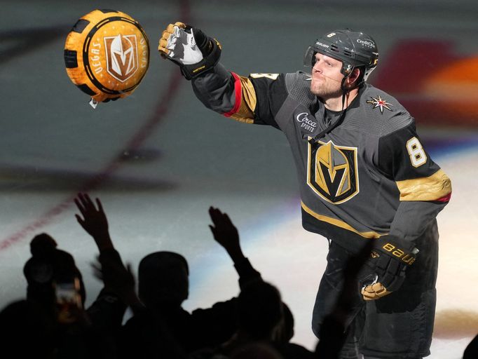 Phil Kessel v dresu Vegas Golden Knights.