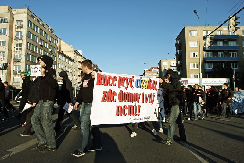 Pochod fanoušků Slavie - protesty Straka